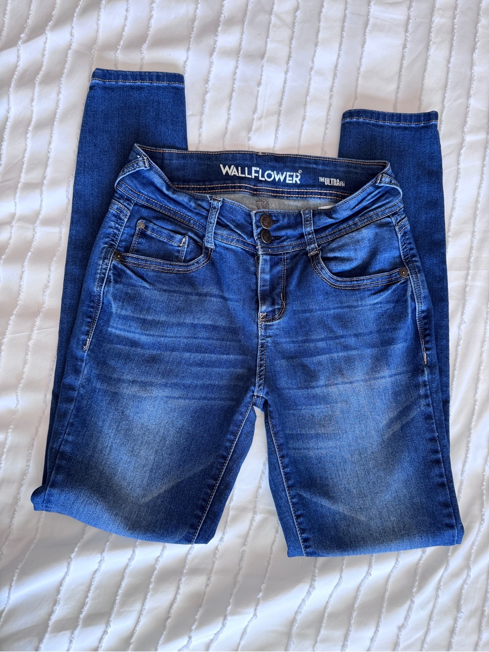 Wallflower Women's Medium Blue Stretch Skinny Jeans